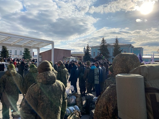 27 октября на Площади Ленина прошли торжественные проводы мобилизованных и добровольцев. Проводить защитников пришли…