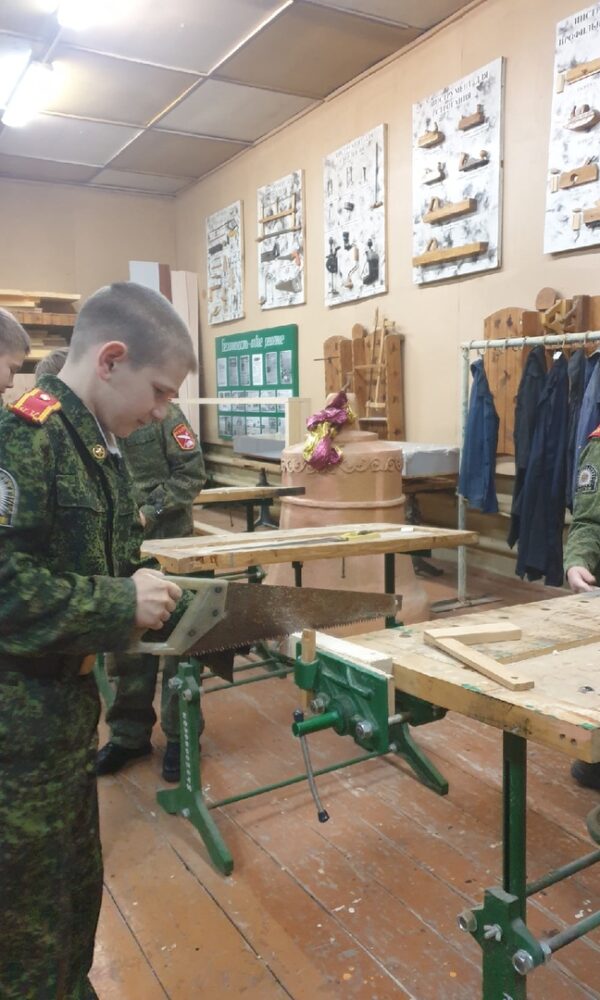 Кадетские классы 6 и 8 посетили сегодня мастерскую КФУ,…