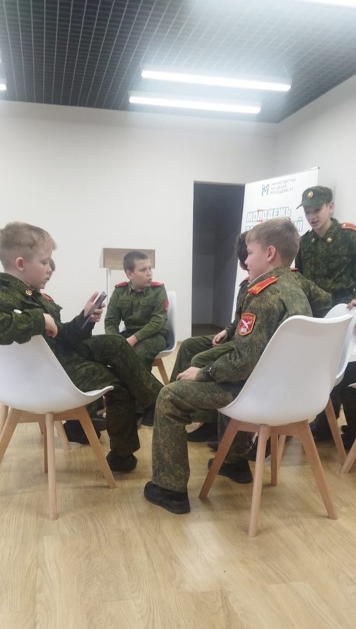 Сегодня, в актовом зале Молодежного центра «Барс», педагог Молодежного (подросткового) клуба «Парус-2» провела игры…