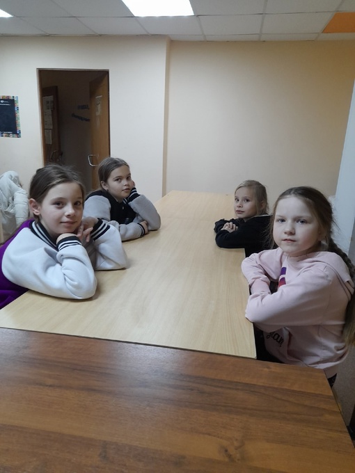 13 декабря в подростковом клубе️️️ настольных игр «Снайпер» прошла беседа»Помним, чтим… «, посвящённая Дню…