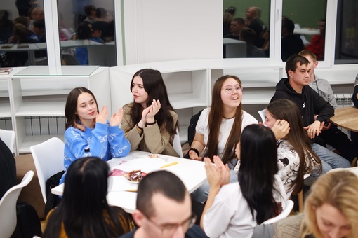 27 декабря в Молодежном центре «Барс» прошла игра «Новогодняя Клеверия» для активной молодежи города…