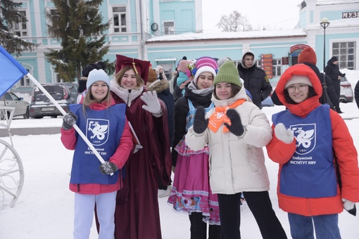 Сегодня на площади Ленина состоялось городское праздничное мероприятие, посвященное Дню студента. Всех собравшихся с…