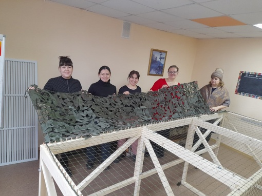 Еще одна группа присоединились к плетению маскировочных сетей. Это воспитатели ДОУ 16. Я хотела…