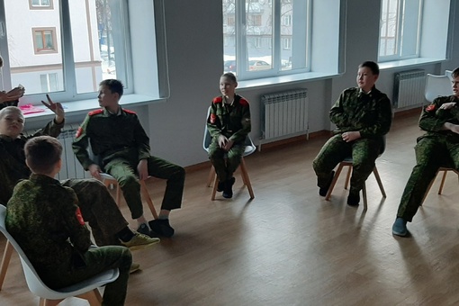 В Молодежном центре «Барс» вновь состоялась встреча психолога с молодежью. Сегодня работали над командообразованием,…