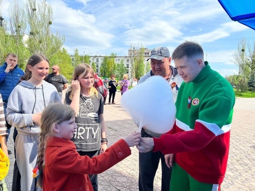 Сотрудник молодежного центра «Барс» и Активисты #МолодаяГвардияРТ в составе делегации молодежи Татарстана совместно с…