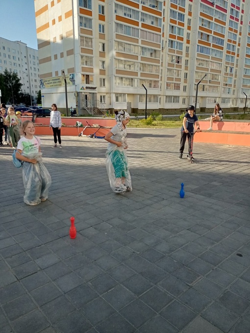 ДЕТСКИЙ САБАНТУЙ В сквере «Сад у дома» начались мероприятия для детей. Педагоги подростковых клубов…